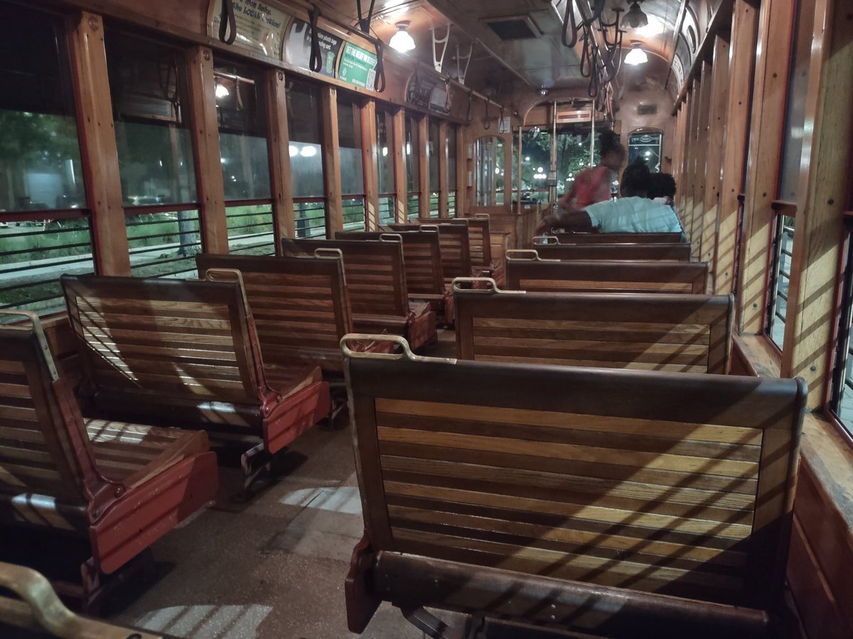 jpmajka's tweet photo. Trolley https://t.co/phrOVry2WT