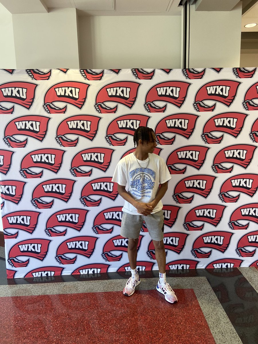 marshalljaden10's tweet photo. WKU!!! LETS ROCK ❤️🤍 https://t.co/sWS2yZ4yVW