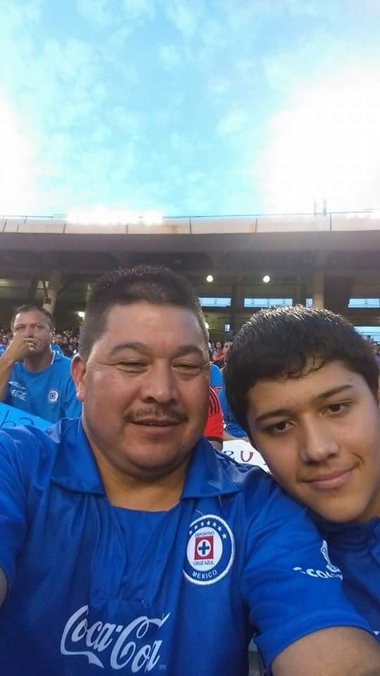 AngelEsquivel_4's tweet photo. @CruzAzul Mi padre y yo ase nueve años en el Cotton bowl stadium, siempre apoyando mi Maquina.
#AzulesEnFrisco #AzulDePorVida https://t.co/Z96guvsgoj