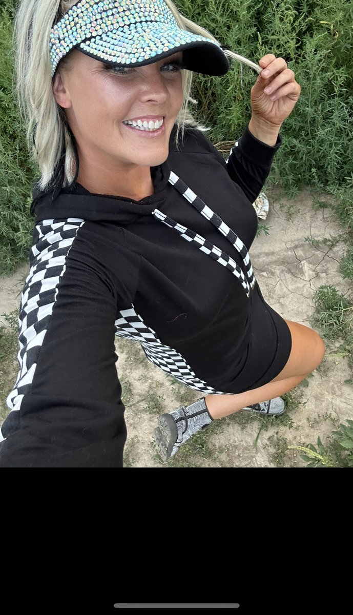 FemaleRancher's tweet photo. Tell me this isn't the cutest fit! I would have wore this to Sturgis unfortunately I won't be there this year... I'm still pouting..
#harley #biker #fit #motorcyclebabe https://t.co/5MSiyHFxl4