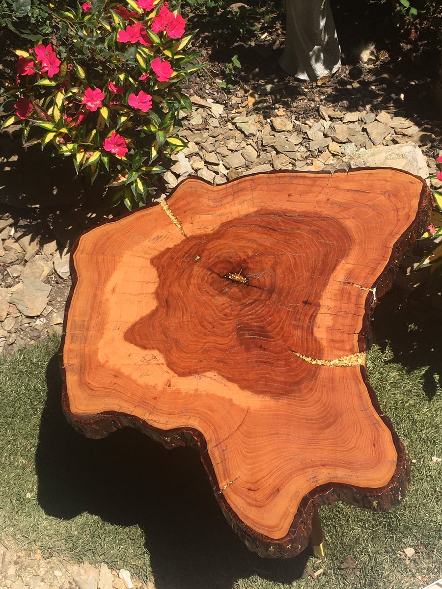 CodiakCreations's tweet image. Calling this one “The Golden Pecan.” This beautiful slab of pecan was sanded to 2000 grit, the gaps were filled with clear epoxy &amp;amp; 24kt gold leaf 👑 this will be available on our #Etsy Shop tonight, more details to follow! #NewTable #SmallBusiness