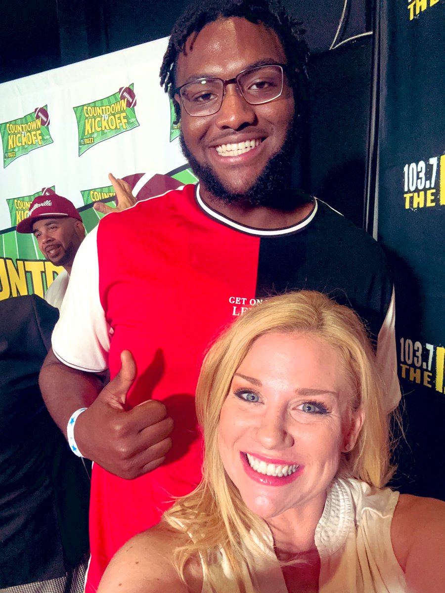 jacobi3506's tweet photo. Love @1037TheBuzz’s Countdown to Kickoff - but the highlight for me is no question my selfie experience w/  @RazorbackFB’s @AndrewChamblee4 @EricGregory50 @hclark05 &amp; @ZachWilliams56 - don’t get Chamblee to take the selfie or you get only a piece of him 😂#bigmanproblems #WPS https://t.co/aVoyrtYbOp