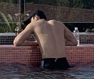 beyondyasmin's tweet photo. i love this genre of ‘bang chan’s beautiful shoulders’ photos https://t.co/Q2ilcq3nUw