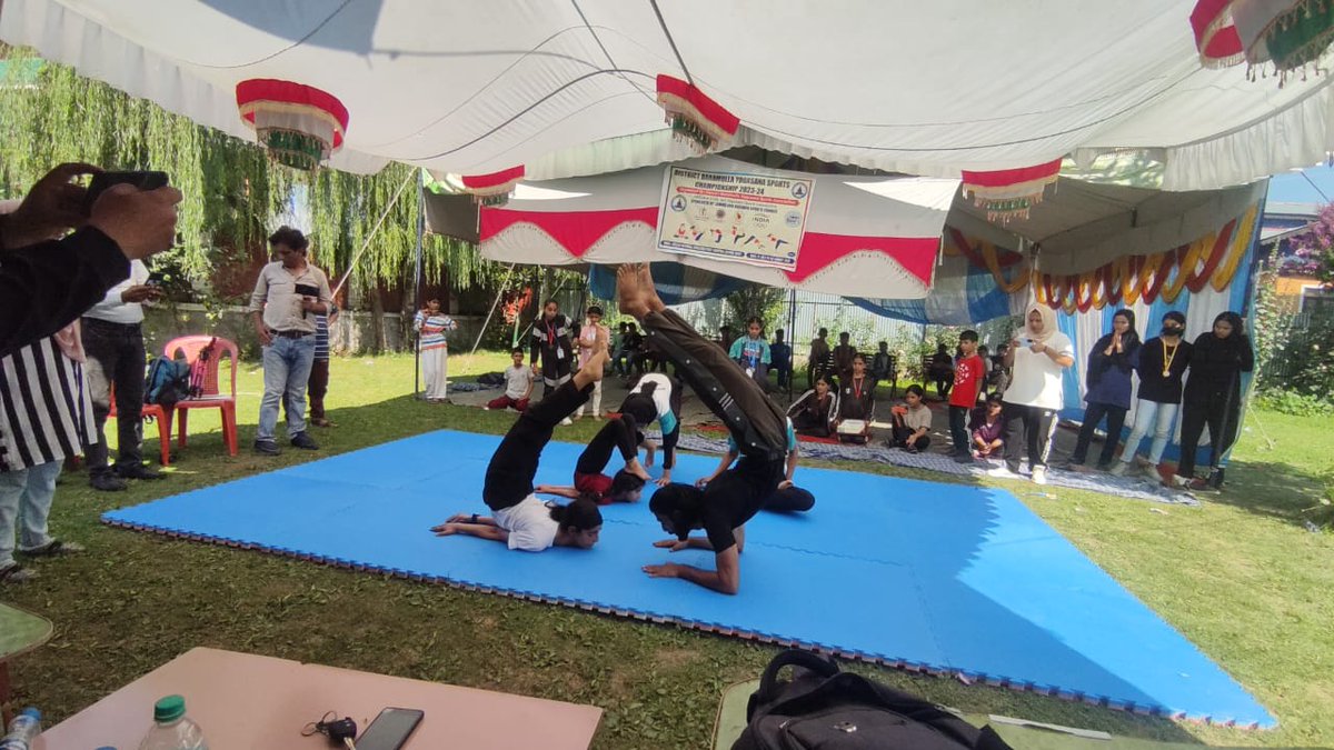RisingKashmir's tweet image. #4thDistrictBaramulla Yogasana Sports Championship #concludes, promotes #physical,#mentalhealth

@JKSportsCouncil @DICBaramulla
@nuzhatjehangir

risingkashmir.com/4th-district-b…