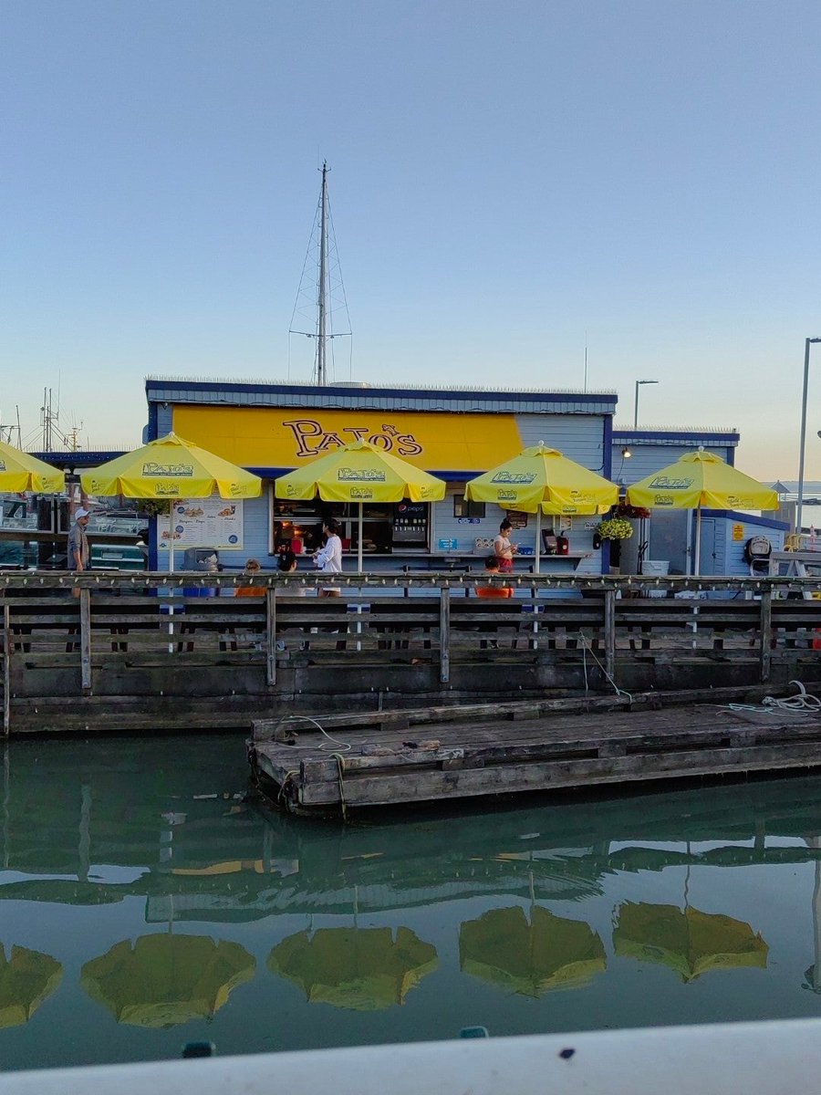 Otro antojo más 😁 (at @Pajos_FishChips The Wharf in Richmond, BC) swarmapp.com/c/9MXqVRmkd2W