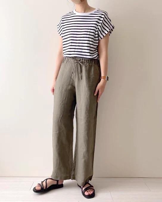 【無印良品】ゆったりシルエットが今っぽい!風通しが良く涼しい「楽ちんパンツ」一度着たら忘れられない…!   無印良品の「リネンパンツ」は、ゆったりシルエットが魅力!リネンならではのナチュラルな風合いが、夏のコーディネートにピッタリですよ。