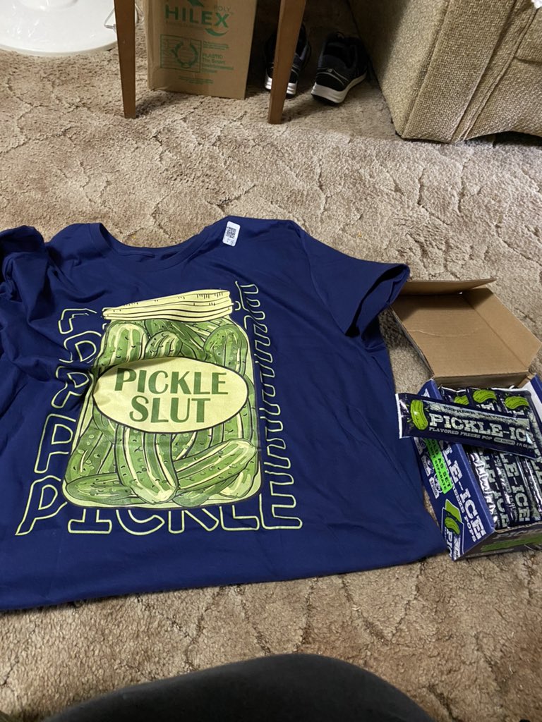 RLinson2's tweet photo. @softtail65 I’m pickle crazy. https://t.co/dq1y6okhLz