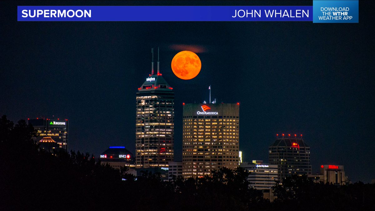 SeanAshWX's tweet photo. Retired @WTHRcom photographer John Whalen showing off his skills tonight with these insane Supermoon pics over Indy.

Thanks, John. https://t.co/o3ijYHbcsx