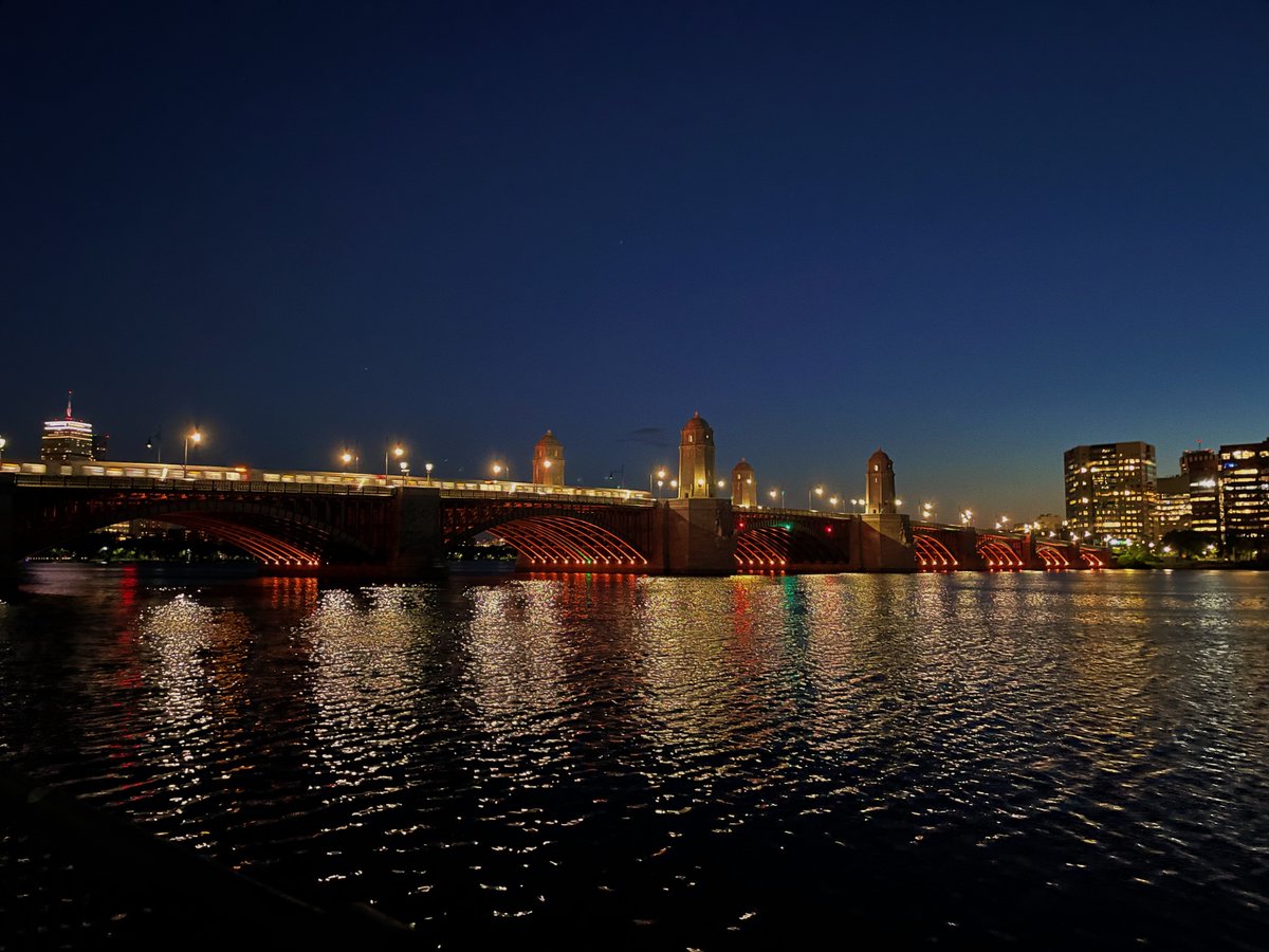GomezJorgeMD's tweet image. August is #AppendixCancerAwarenessMonth and tonight the Longfellow Bridge @ Boston, MA, lit Amber to raise awareness about a rare but life-threatening disease🎗️Lets #TurnAugustAmber
#AmberForAppendixCancer 
As always, thanks to @acpmpresearch for the amazing effort behind this!