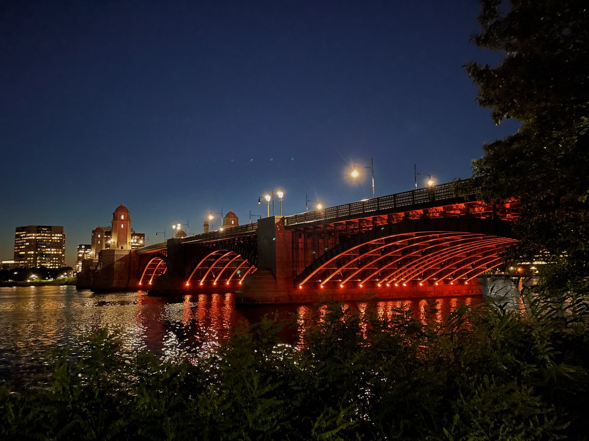 GomezJorgeMD's tweet image. August is #AppendixCancerAwarenessMonth and tonight the Longfellow Bridge @ Boston, MA, lit Amber to raise awareness about a rare but life-threatening disease🎗️Lets #TurnAugustAmber
#AmberForAppendixCancer 
As always, thanks to @acpmpresearch for the amazing effort behind this!