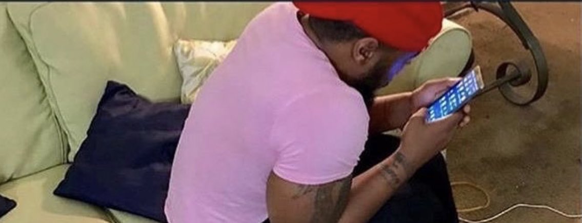 texting my homegirls like “bitch I’m in his house”