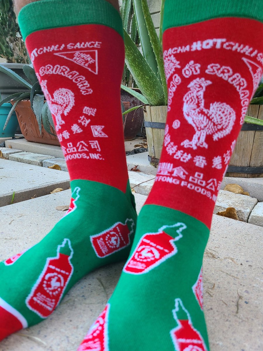 Sriracha Hot Sauce socks & Adidas Terrex Soulstride #srirachasauce #sriracha #srirachasocks #huyfongfoods @huyfongfoods #TacoTuesdaysocks #tacotuesday #popculture #ootd #sotd #socksoftheday #adidasrunning #adidas @adidas #terrex #terrexsoulstride @adidasrunning  #yesadidas