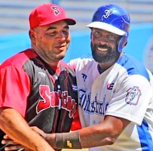 ¡El León rugió en el Guillermón! Después de 11 años, #Industriales vuelve a una final. Gracias a habaneros y a santiagueros por revivir el clásico, los estadios abarrotados, la conga, la sana rivalidad. Que dure la pasión. #Cuba lo merece.