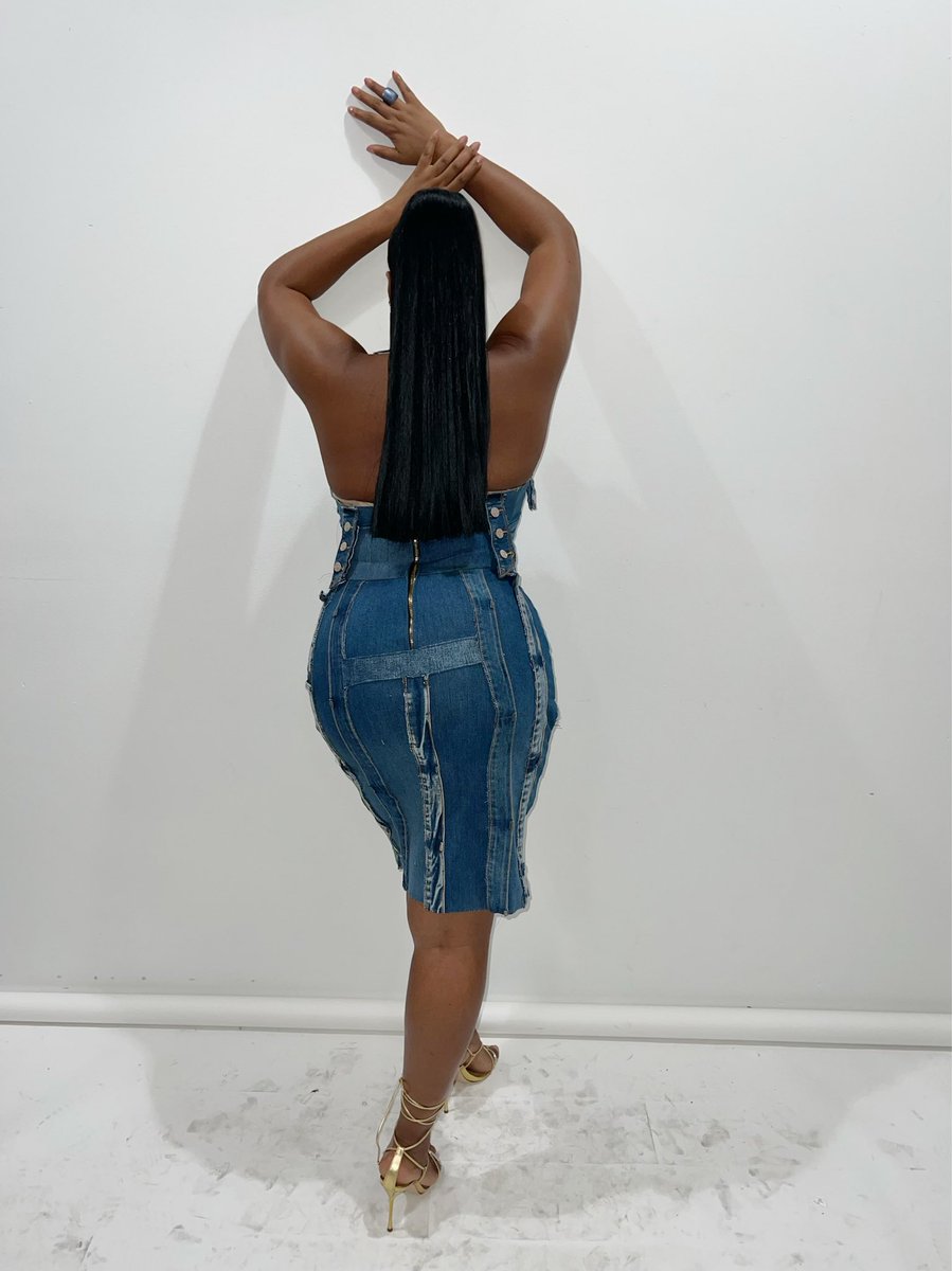 LirisC's tweet image. When her heart is pure 💙&amp;amp; booty real 🍑 

👗 🧵Design by @KaraKaraSaun for #ProjectRunway Honey u did that!👏🏾👏🏾👏🏾 

💇🏽‍♀️Special thx to my #hairstylist  Alejandro for this snatchedddd ponytail that I got for this look the night before!! U’re a lifesaver! #ProjectRunwayAllStars