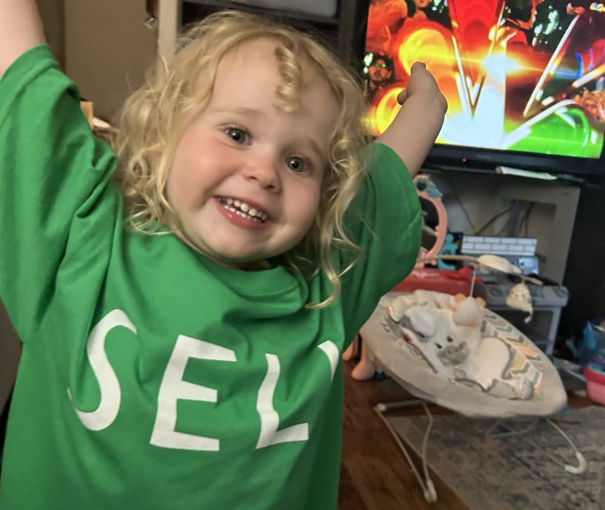 RevThomas32's tweet photo. Finally got our #sell shirts. This @SFGiants fan supporting our Bay Area brethren @Athletics #fischerout #bayareaunite @Oaklandish https://t.co/trJfEDGVA9