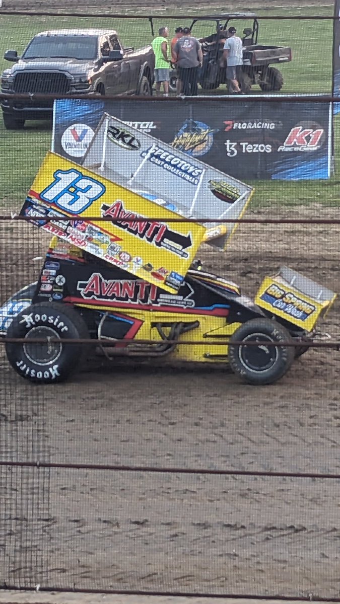 sb1ss94's tweet photo. Stoked to be @kokomospeedway tonight to watch the Monrovia Missile @justin_peck5 take home a big W and $26k!! @Buchsprint13 @HighLimitRacing https://t.co/Guk0SjLDUQ