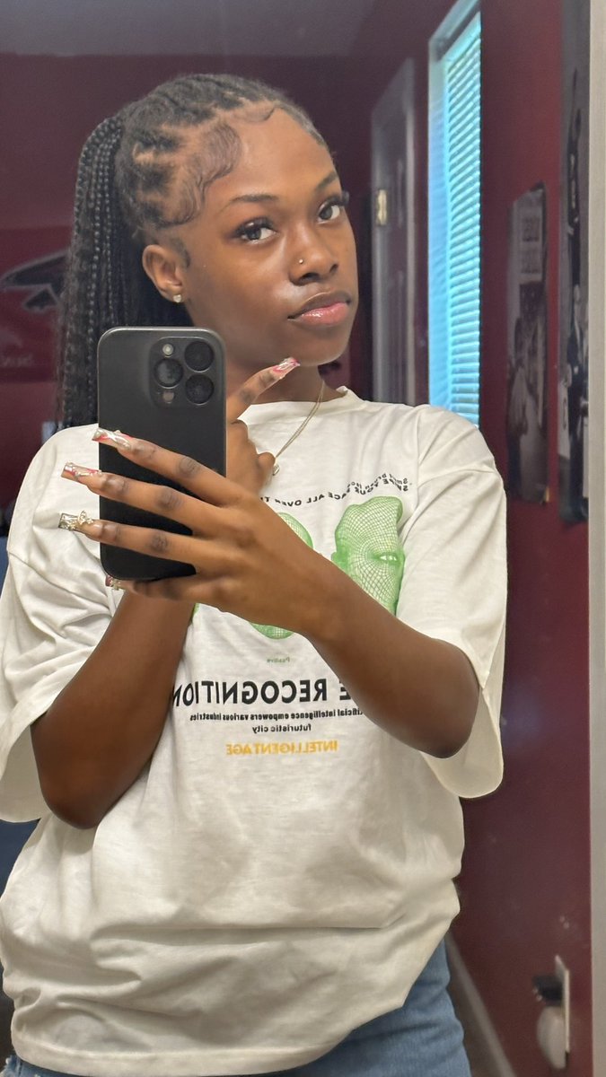 iimaishaa's tweet photo. these still my favs https://t.co/LAGnhsEb4E