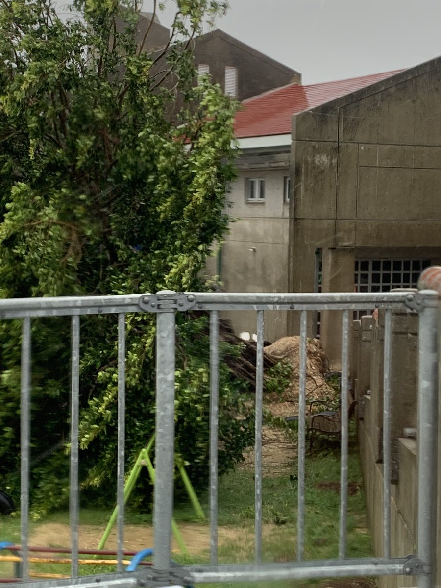 goyayasuto's tweet photo. やばば

#台風6号
#台風 https://t.co/qN3xguz4dH