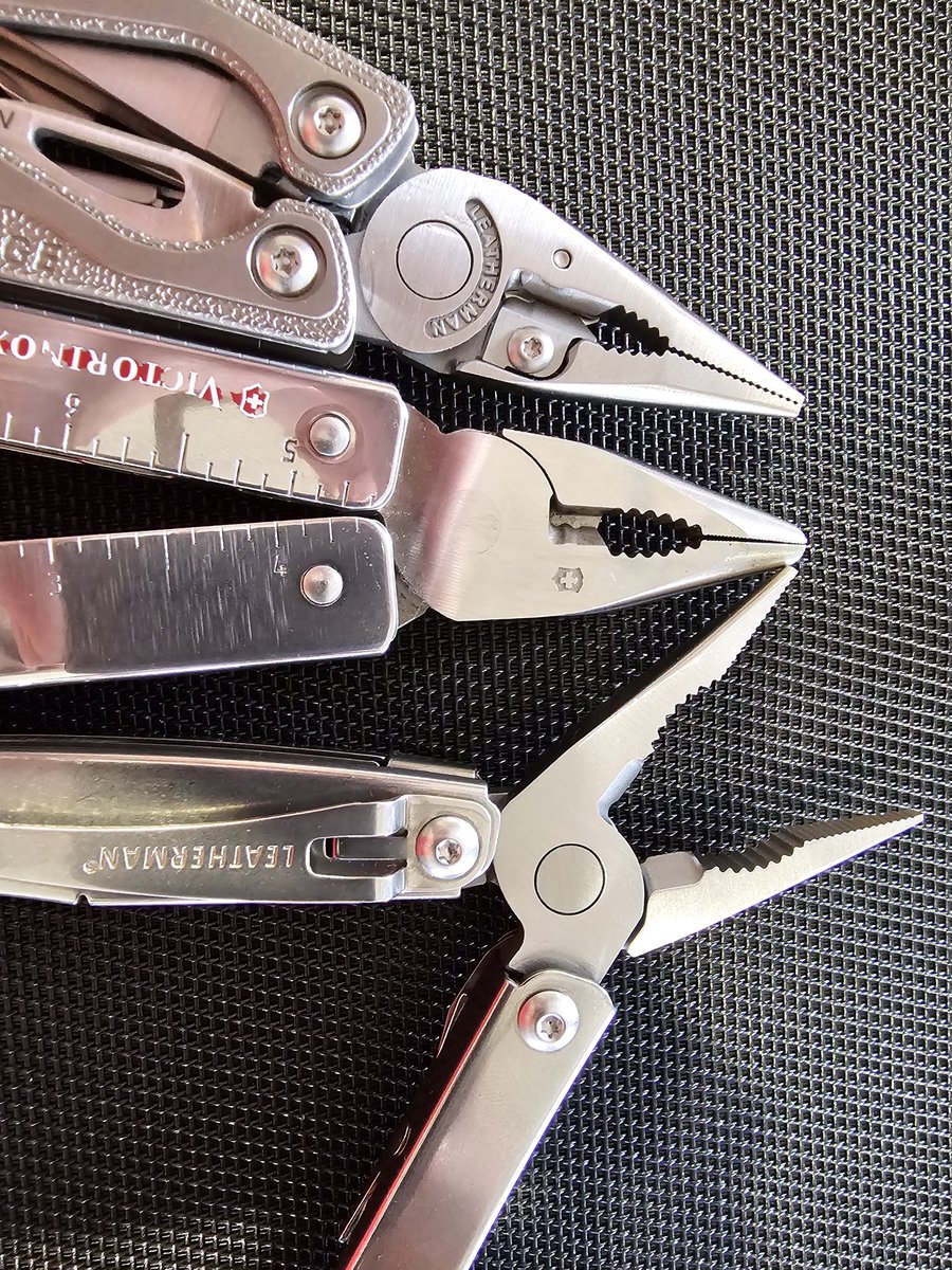 vkansagra's tweet photo. Here's the difference in machining quality of fulcrum between two well known multitools brands - Victorinox and Leatherman. Leatherman Charge and Wingman are new compared to 11+ years old Swisstool in the middle. Difference in quality is very clear #bladelover #blades #multitools https://t.co/P3w1ZqVqZO