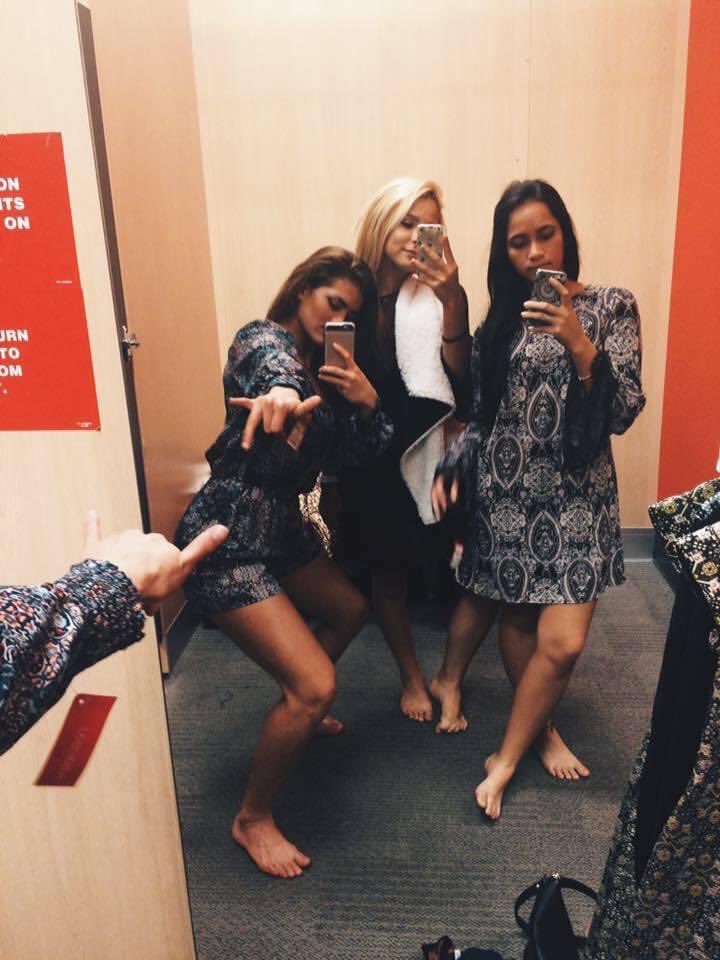 qaycence's tweet photo. happy national girlfriends day to my behbeh girls 😮‍💨 i miss them so fucking much, i hope i see them before the year ends bc its been too long @alyssamaae_ @sjaane_ https://t.co/LiRS13sPah