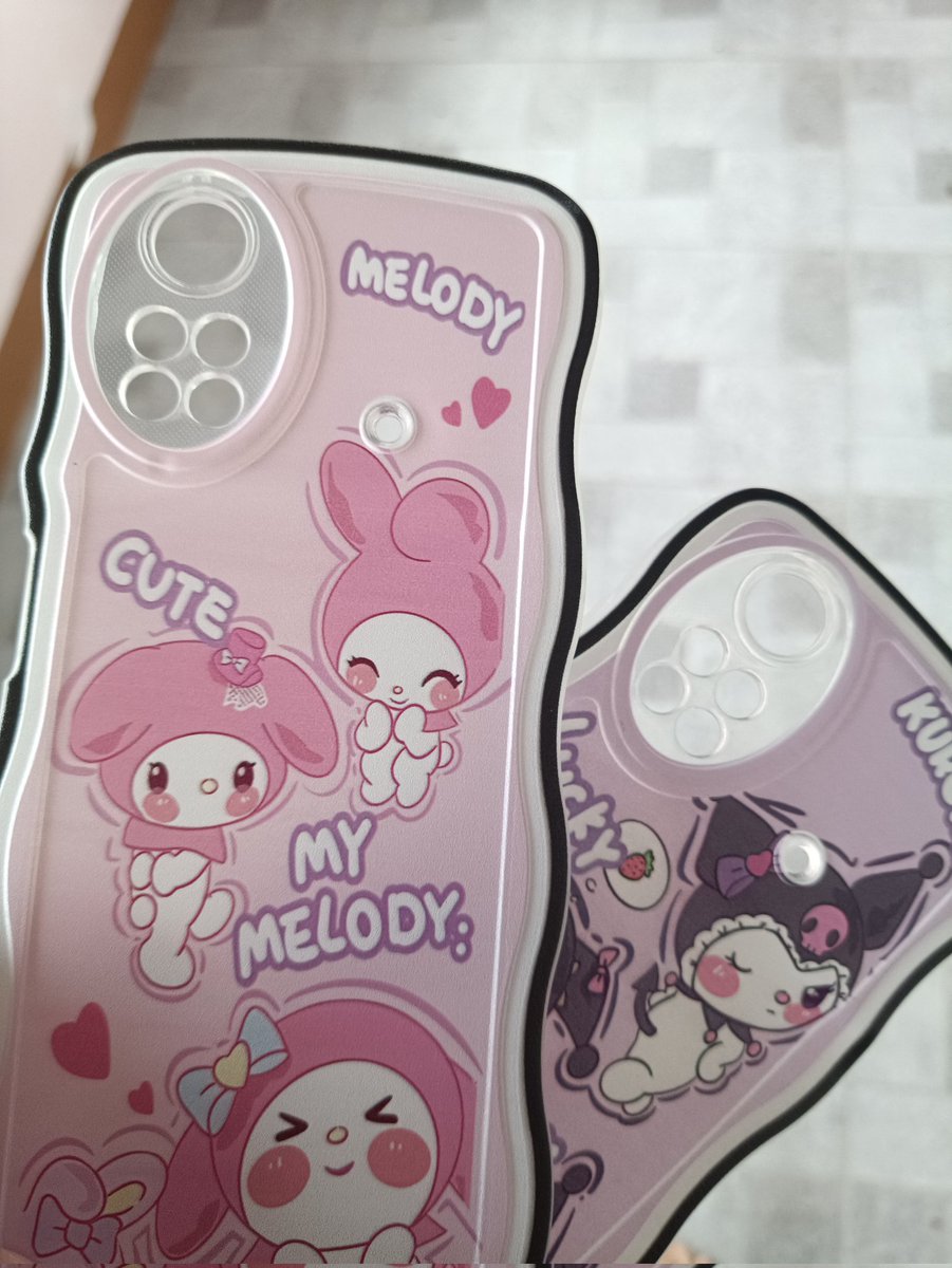 accidentally ordered a kuromi case 😭 it's fine tho, i love her too <333