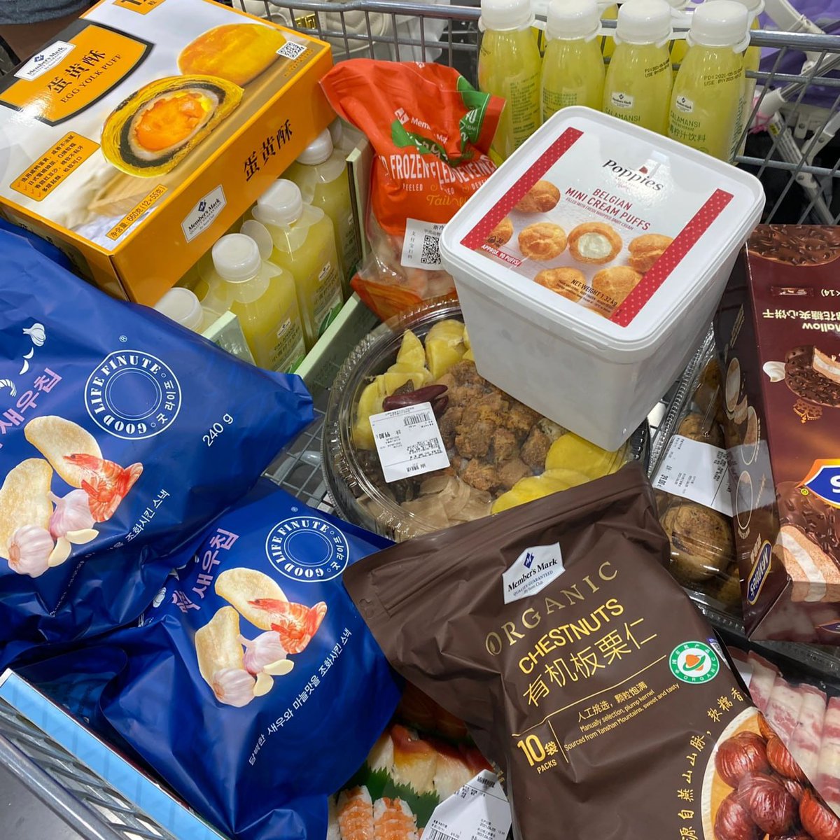 EVAdftjl1's tweet photo. Every time I go to the supermarket, there is always too much food to buy. 😜😜 https://t.co/HlxwcNplcN