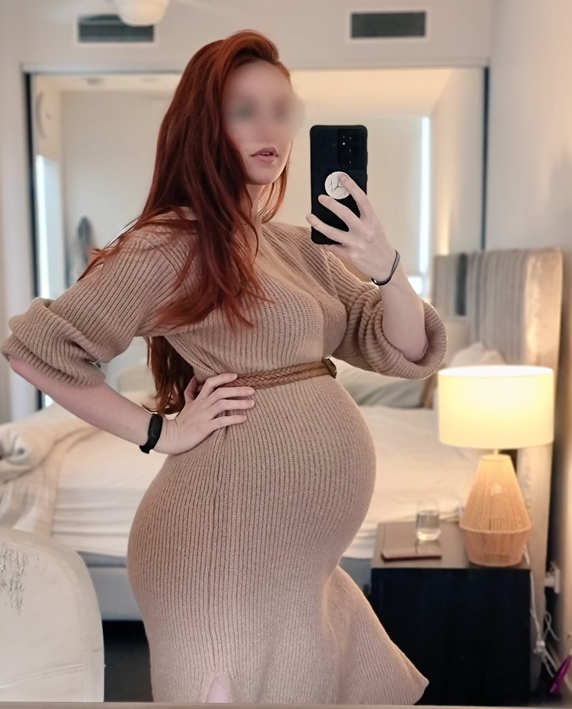 florenceohare's tweet photo. On/off: pregnant edition 🤰🏼
Only a few more weeks to catch me before I'm on hiatus!!
Find me on @ivysociete: https://t.co/m6AKlsTbBM https://t.co/mjXkyE9781