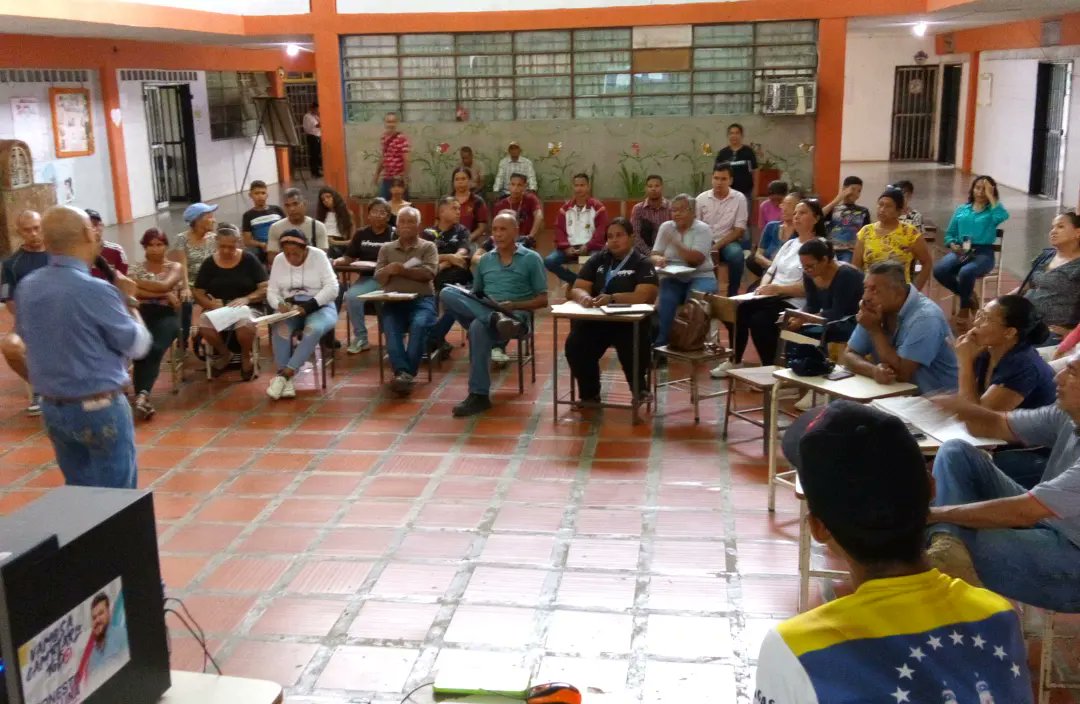 JDB_Monagas's tweet photo. Participación de los Comuneros Cacique José Miguel en el Taller del Observatorio de Información e Indicadores Comunales junto a MPPCYMS, Fundacomunal, EFPP, JDB, Consolidación de Comunas, Magisterio de Educación, JPSUV Comunas y ponencia de la visita Nacional Enrique Aguirre. https://t.co/uZYF1Pwutf