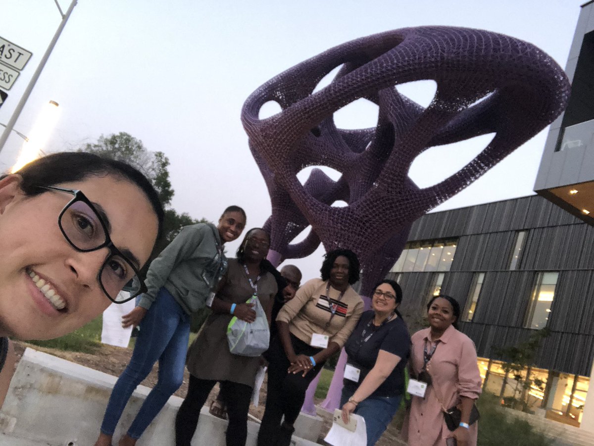 Guiomy87's tweet photo. #TEAM21 #T21 @ParticipateLrng #PLOrientation2023 #UnitingOurWorld #ScavengerHunt #NewFriends #Teacherslife #WeRock  This is a 17-foot-tall-3D-printed futuristic structure 😮 https://t.co/1pNEzYuE2O