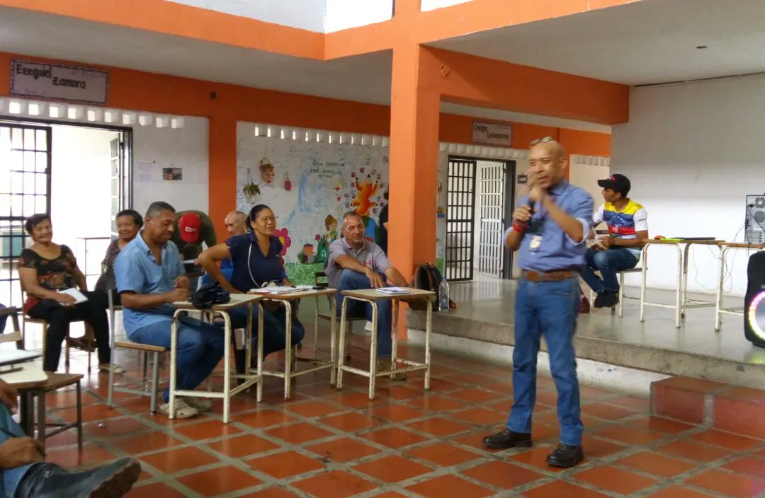 JDB_Monagas's tweet photo. Participación de los Comuneros Cacique José Miguel en el Taller del Observatorio de Información e Indicadores Comunales junto a MPPCYMS, Fundacomunal, EFPP, JDB, Consolidación de Comunas, Magisterio de Educación, JPSUV Comunas y ponencia de la visita Nacional Enrique Aguirre. https://t.co/uZYF1Pwutf