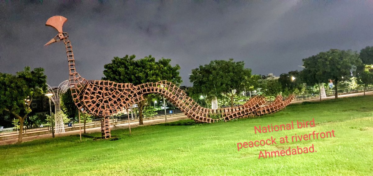 Objects of Art placed at Public Places makes a Metro worth Living.  #riverfront  #Ahmedabad  #અમદાવાદ