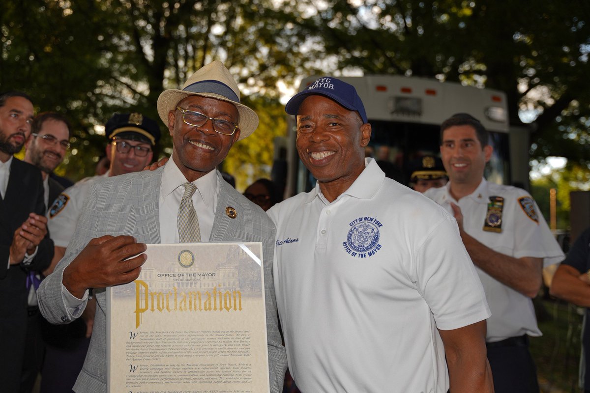 NYCMayorsOffice's tweet photo. ...#inBrooklyn... https://t.co/oXnbFG7dCZ