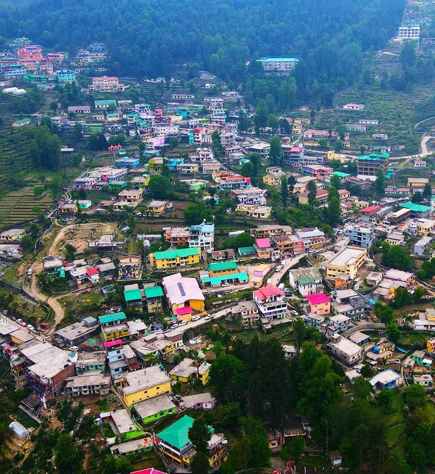 Munsyari Bazar View 🪟🌁🏞️💕🪂 

#miniswitzerland #Switzerland #traveluttarakhand #deprem #coup #travelphotography #viral #tweet #TravelInspiration #Trending #Trump