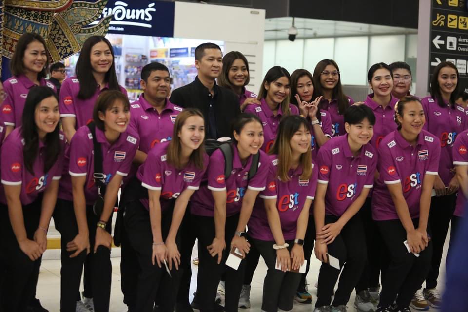 volleytrails's tweet photo. The 🇹🇭 Thai women's national volleyball team has set off to Vietnam to participate in the first leg of the #SEAVLeague.. Legendary setter Nootsara Tomkom also joins the team. 📸 @thaivolley_tva https://t.co/Egnelg2zn4