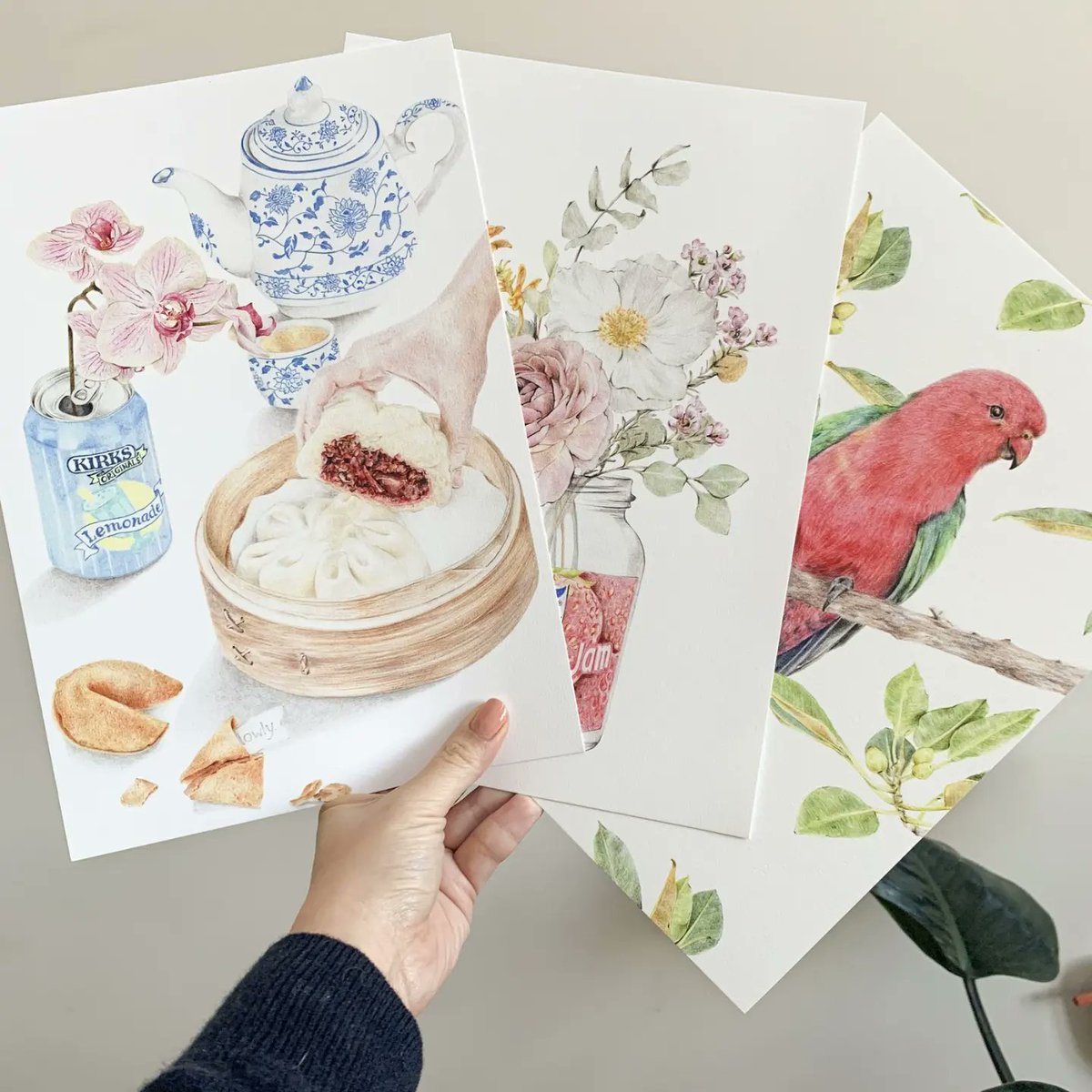 frame_abel's tweet photo. MEET CARMEN: Carmen Hui is a still life and botanical artist based in Sydney, Australia. Her artworks are hand drawn with coloured pencils and feature soft and delicate details 🌺

Carmen's art shows her exploration of the emotional connection between people and everyday objects https://t.co/8sWYvA0yl1