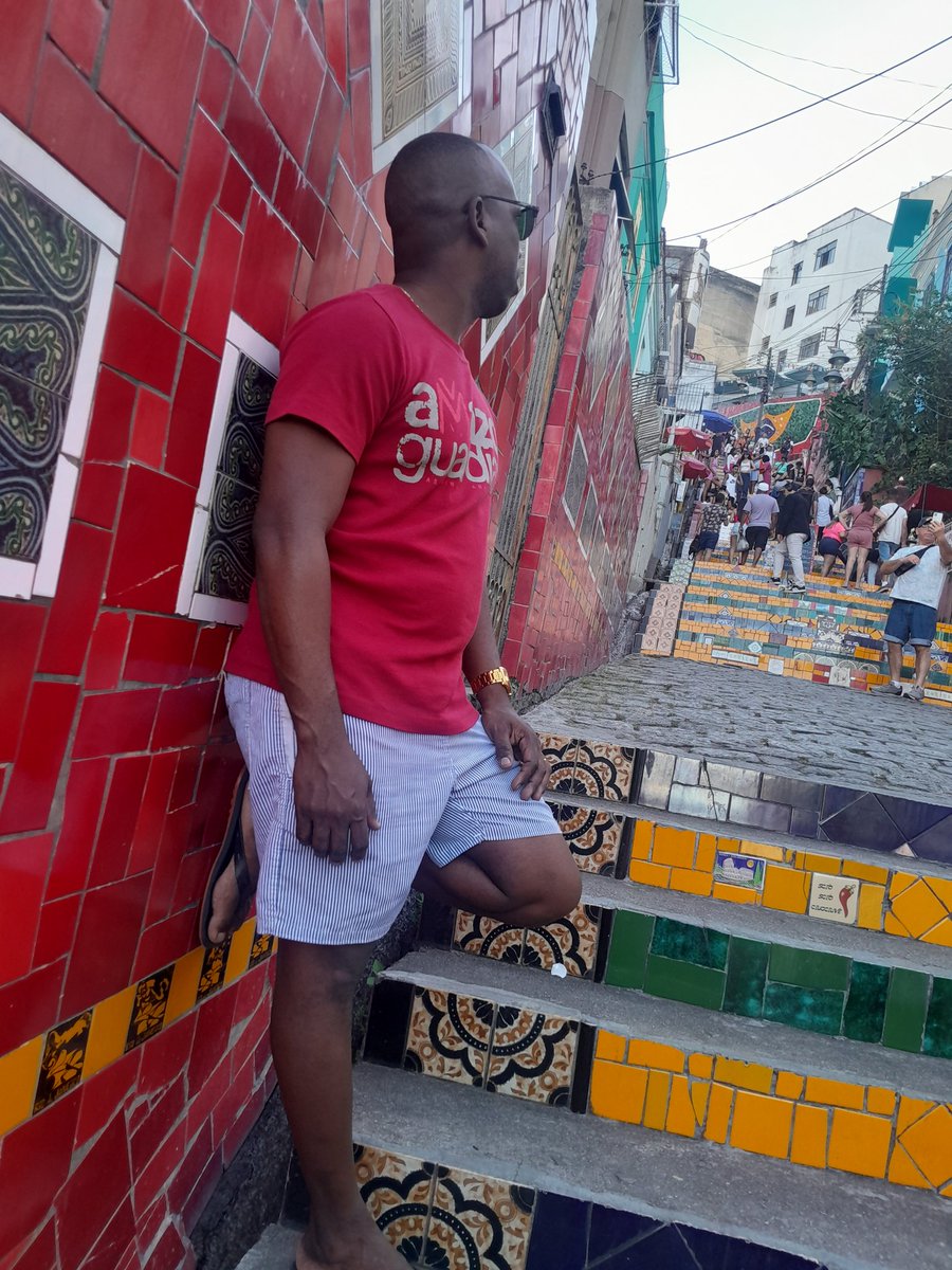 Não importa quantos degraus vc tenha que subir pra atingir o alvo ...