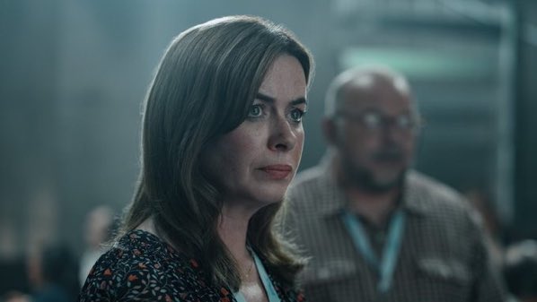 Keiluxa's tweet photo. Pra mim, a maioral da série. Não é porque chega atrasada no trabalho (quem nunca? Eu defendo a fada), que não resolve os problemas com maestria! Muito diva mesmo!
#SequestroNoAr #Hijack #HijackAppleTV https://t.co/sszyB4OUPx