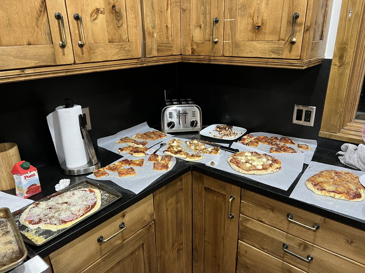 knights_em's tweet photo. Great food this week! The girls made some amazing food! https://t.co/tjJRynFFOI