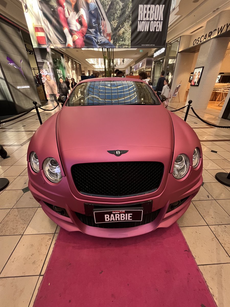 emikirky's tweet photo. オーストラリア🇦🇺にも、バービー旋風🌪️ベントレーのpink なんて💖 https://t.co/rg77CuQQWb