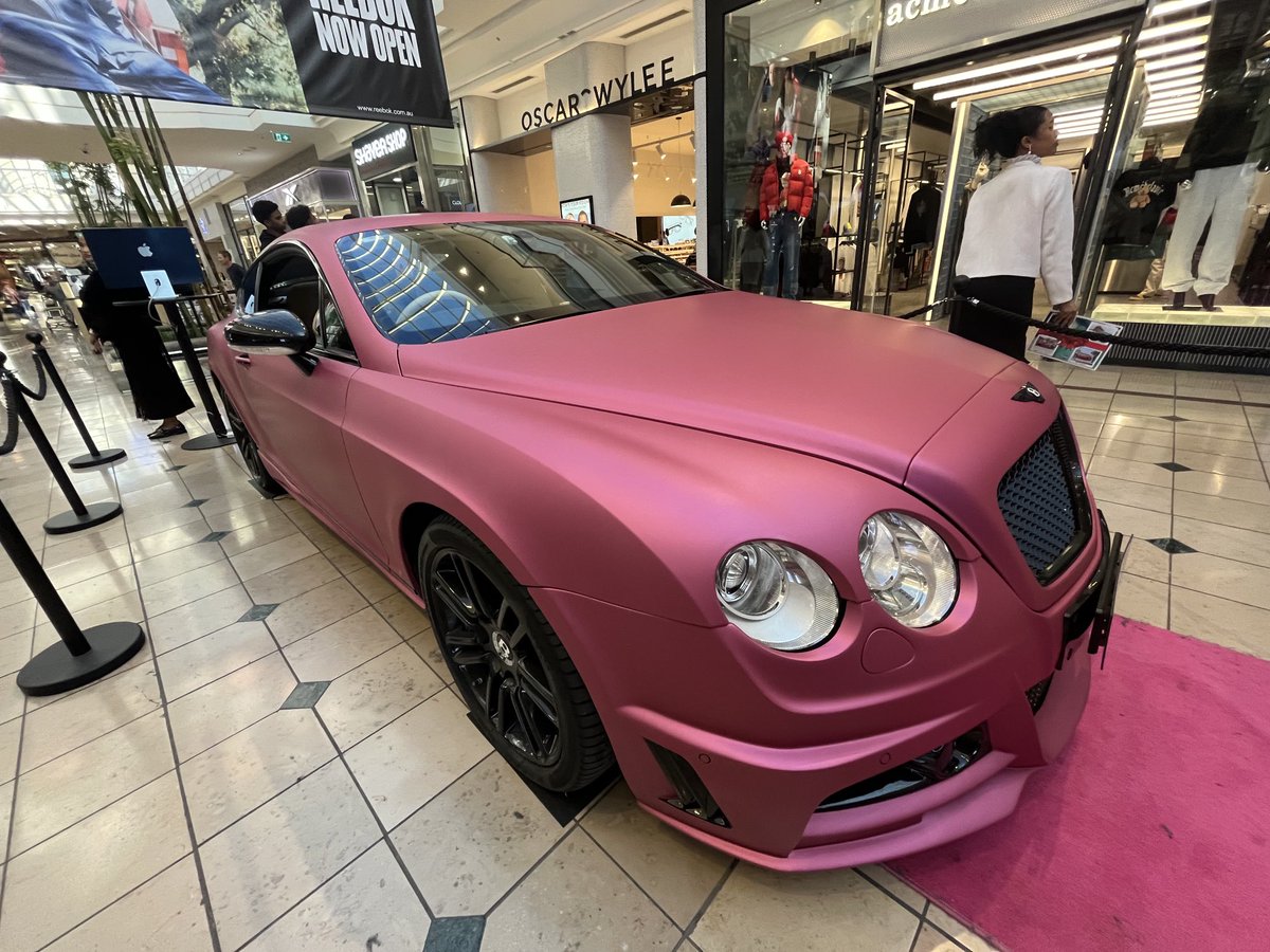 emikirky's tweet photo. オーストラリア🇦🇺にも、バービー旋風🌪️ベントレーのpink なんて💖 https://t.co/rg77CuQQWb