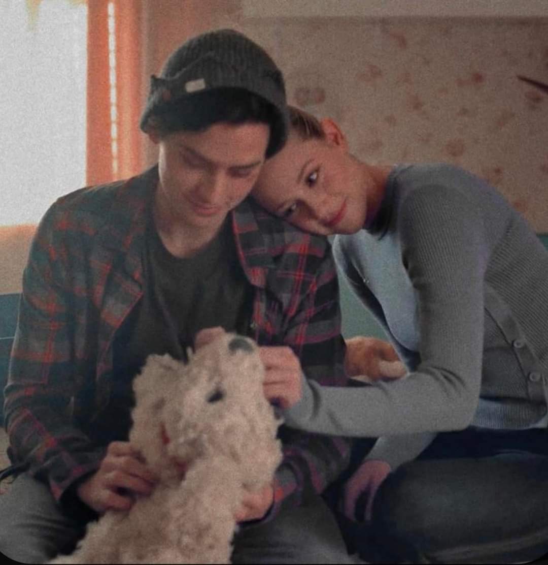 AlyssaWylie4's tweet photo. This is your Favorite Riverdale Couple Betty Cooper and Jughead Jones I know you do Love them Together and they are #Bughead4ever and #BugheadEndGame this one is for you @LizzyLang93 https://t.co/4LdJ5fq3Ug