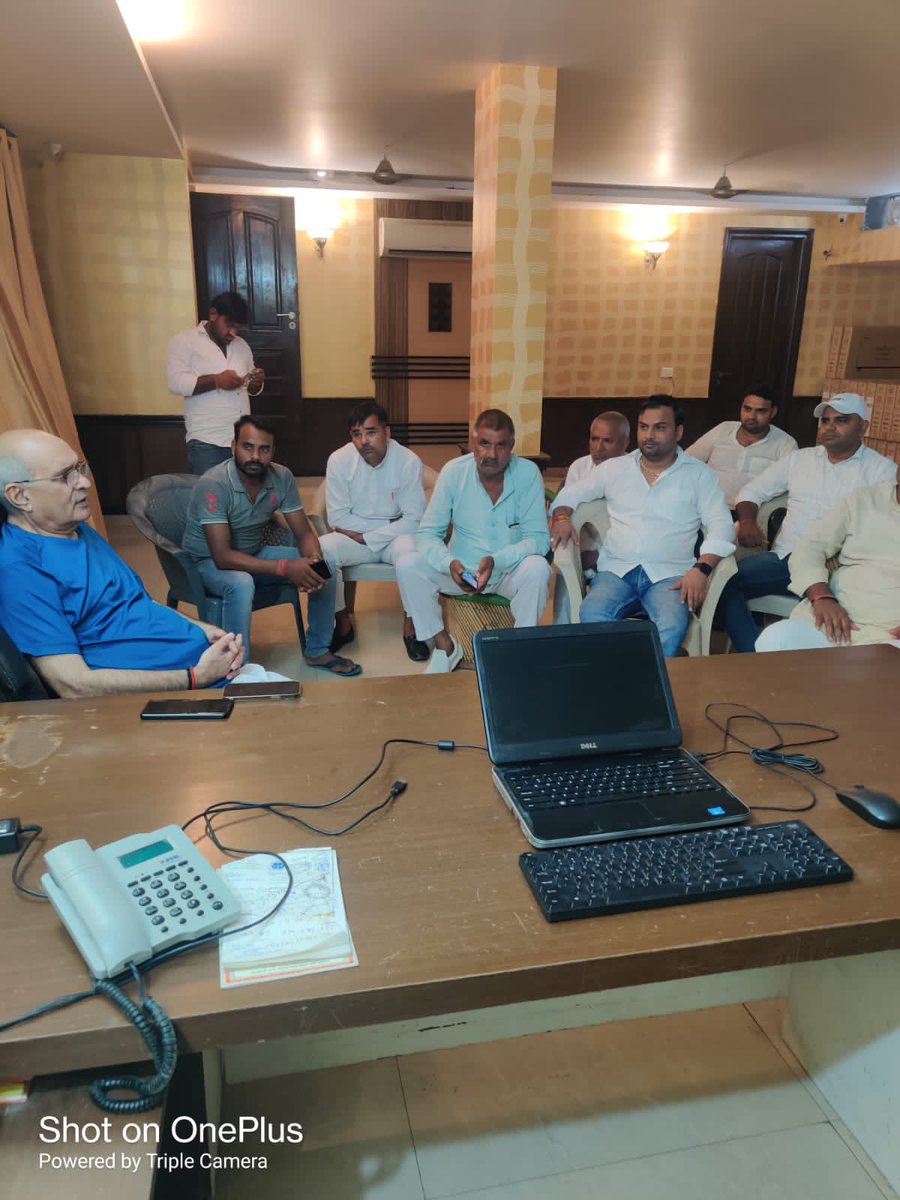 bhati_narendra1's tweet photo. #जनसंवाद
जनता से मिलकर समस्याओ के तत्काल निवारण के निर्देश सम्बंधित अधिकारियों को दिए।
#mlcbshr
@BJP4UP https://t.co/fyLBrEyLb3