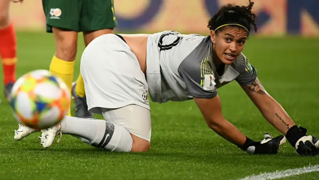 Donald_KingPDK's tweet image. Another corner.... #Swart 😭 #Banyana 🇿🇦⚽️😭🇿🇦⚽️🇿🇦😭