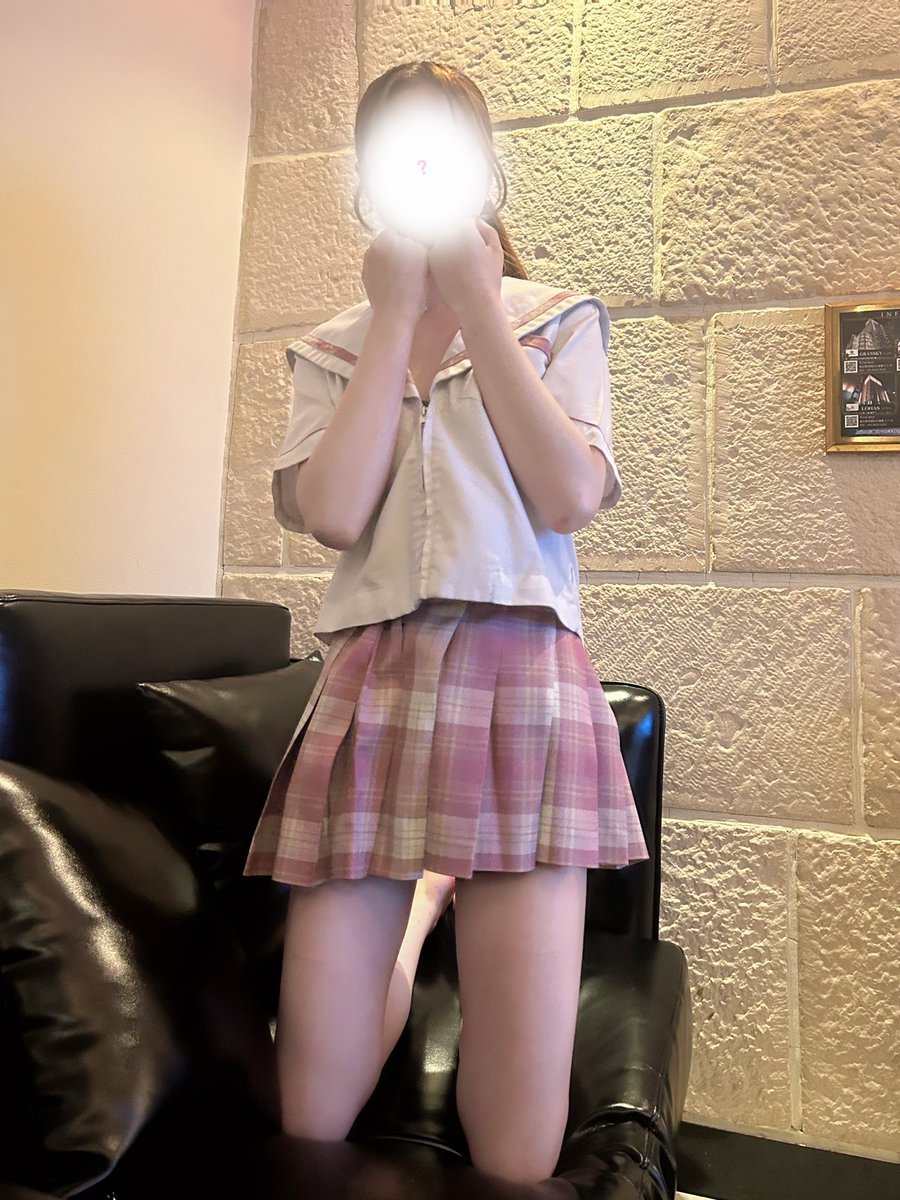 ももの退勤しました！

今日会いに来てくれたお兄さま、とっても紳士でやさしかった、、、🥰
また会いたいな🫶🏻💕

はじめてコスプレもさせてもらって、恥ずかしかったけど楽しかった！！！

写真撮ってくれてありがとっ💕