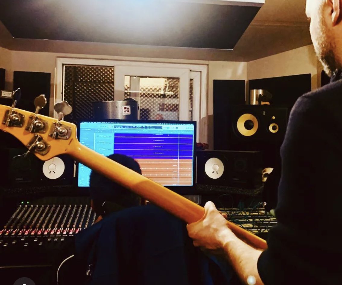 PopstarpartyL's tweet photo. Our #recording and #mixingstudio is designed to highlight your #creative side & team of #audio professionals, both #tracking & #mixingengineers, can help you #create and develop new and exciting ideas for your project so that you can solidify your #sound and #brand.
02084445054 https://t.co/GZowRb10wA