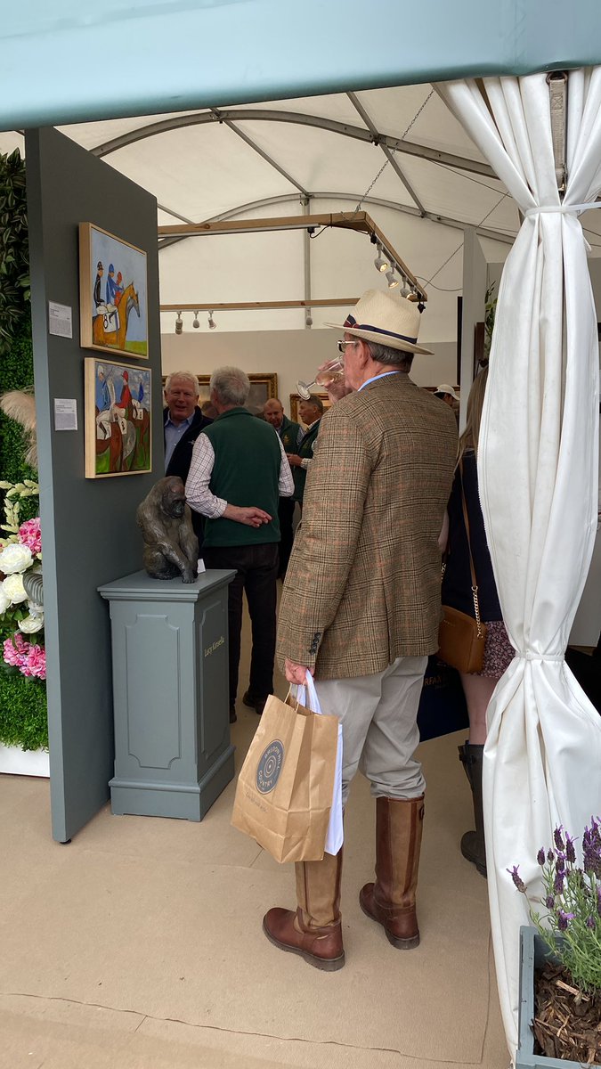 CLAMidlands's tweet photo. We had a wonderful
Time at @TheGameFair last Friday! Thank you to @RowlesFineArt for hosting us and our members for a @CLAtweets drinks reception.
#clamidlands #claevents #drinksreceptions https://t.co/hQegPcVdI2