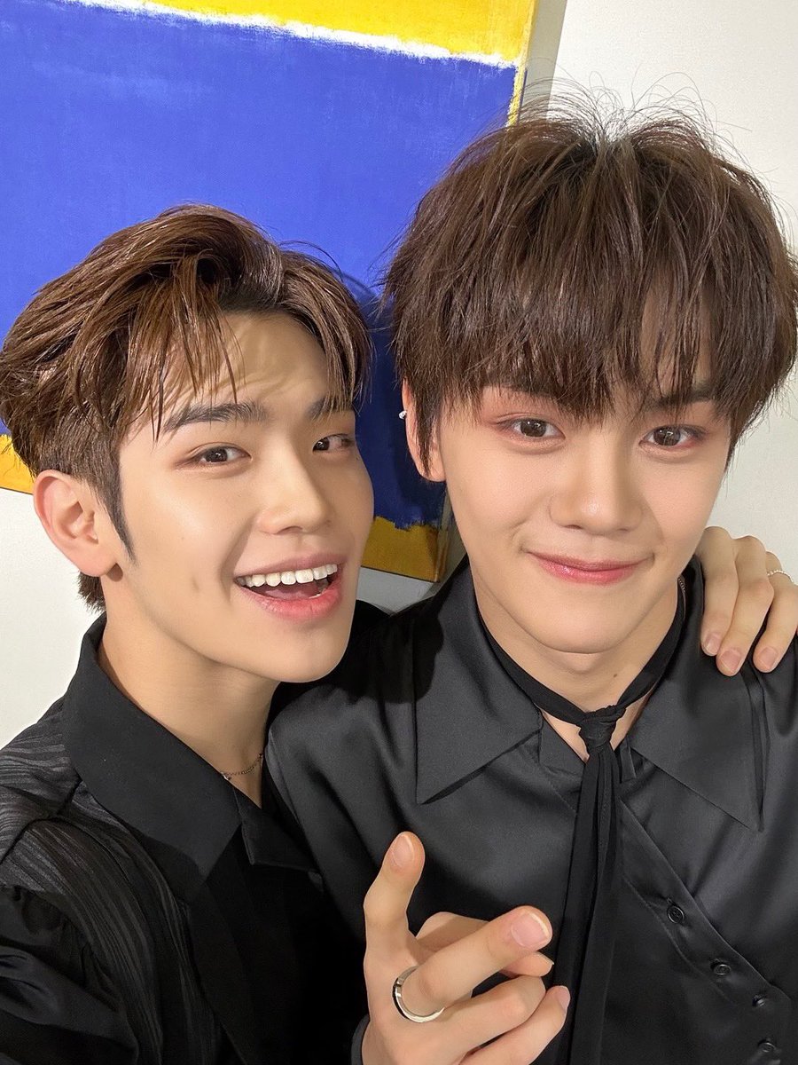 _💌

제로즈~ 🌹
느린 수요일 또 와줘야
주말이 빨리 오지!!👽
오늘 하루도 고생했어!!!
내일도 파이팅 하자 ~😉

#KIMTAERAE #김태래
#ZEROBASEONE #ZB1 #제로베이스원