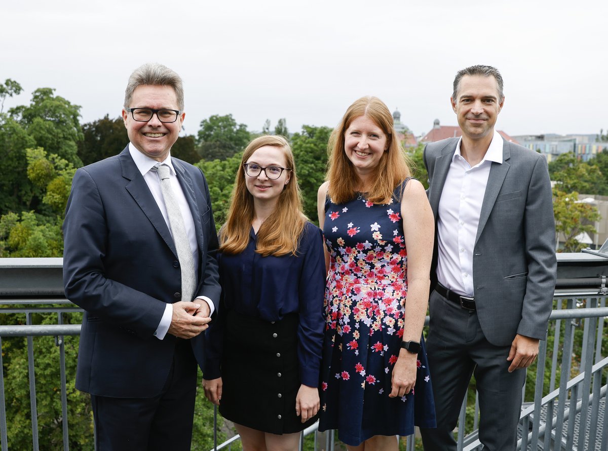 BM Polaschek besucht die BOKU zur Bilanz der "Wissenschaftsbotschafter*innen für Wissenschaftsvermittlung an Schulen". Ziel: Verständnis für Wissenschaft &amp; Demokratie schaffen.
BOKU-Forscher*innen bieten Workshops zu nachhaltiger Forschung an: boku.ac.at/news/newsitem/…