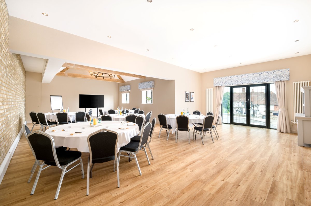 Lythehillhotel's tweet photo. The Cedar Suite is the ideal function suite for your meetings, private dining and team-building events seating up to 50 guests🤩
#vocoHotels #vocoLytheHillHotel&Spa #DayDelegate #Conference #Meetings #Events #PrivateDining #Surrey #Haslemere #SurreyHills #SouthDowns https://t.co/9ZiUMIjx36