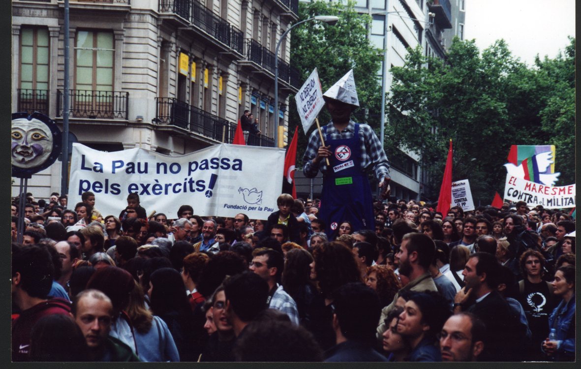 FundiPau's tweet photo. El 2023 fa 40 anys que treballem per la pau i el desarmament. 

Vols informar-te i/o col·laborar amb la nostra tasca?

Pots:
. Fer aportacions econòmiques
. Fer voluntariat o pràctiques
. Donar suport a la nostra incidència
. Fer un llegat solidari

https://t.co/TvRnfFglC7 https://t.co/M7bjWqX25G